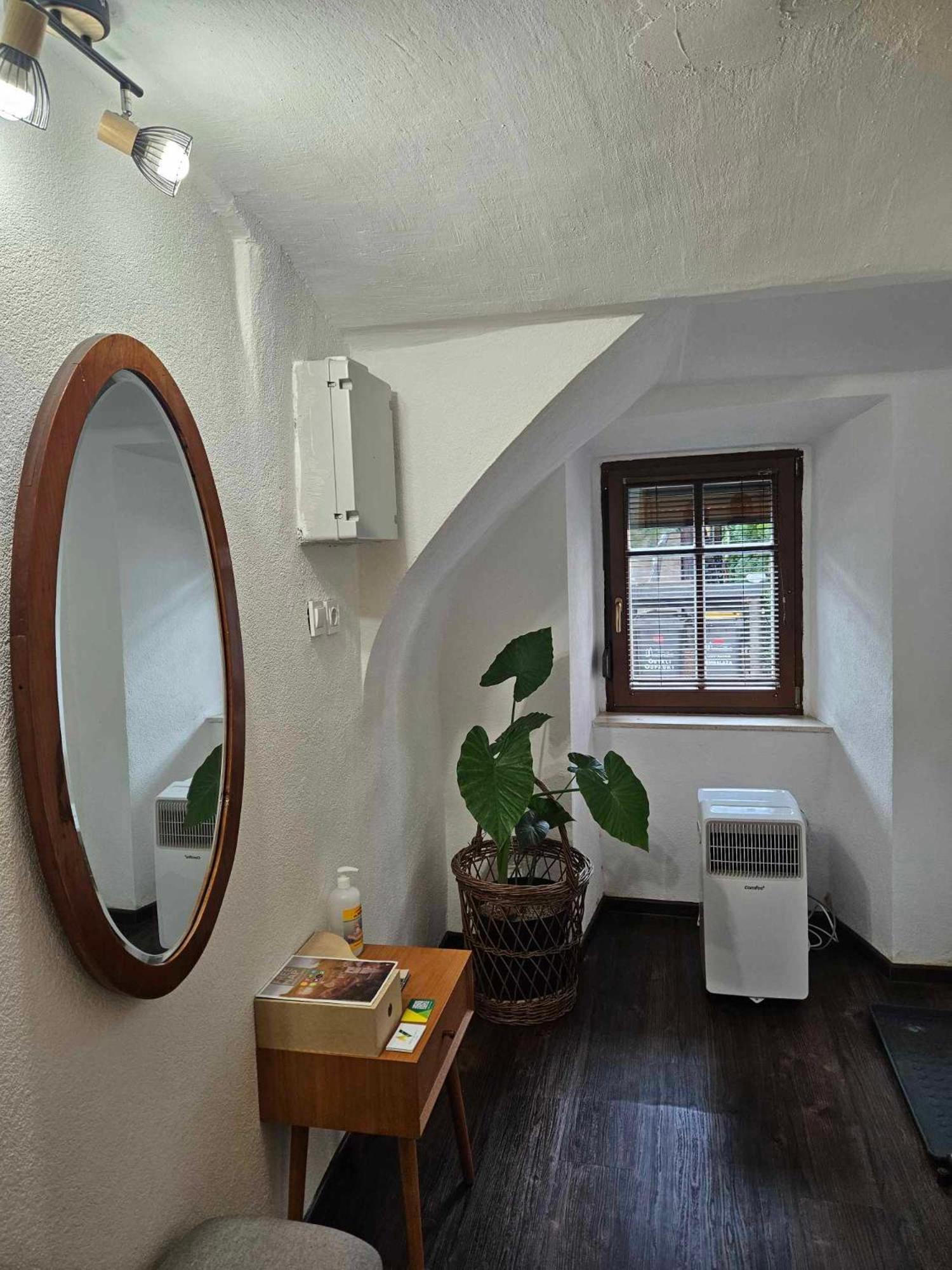 Apartment Slavija Шкофья-Лока Экстерьер фото