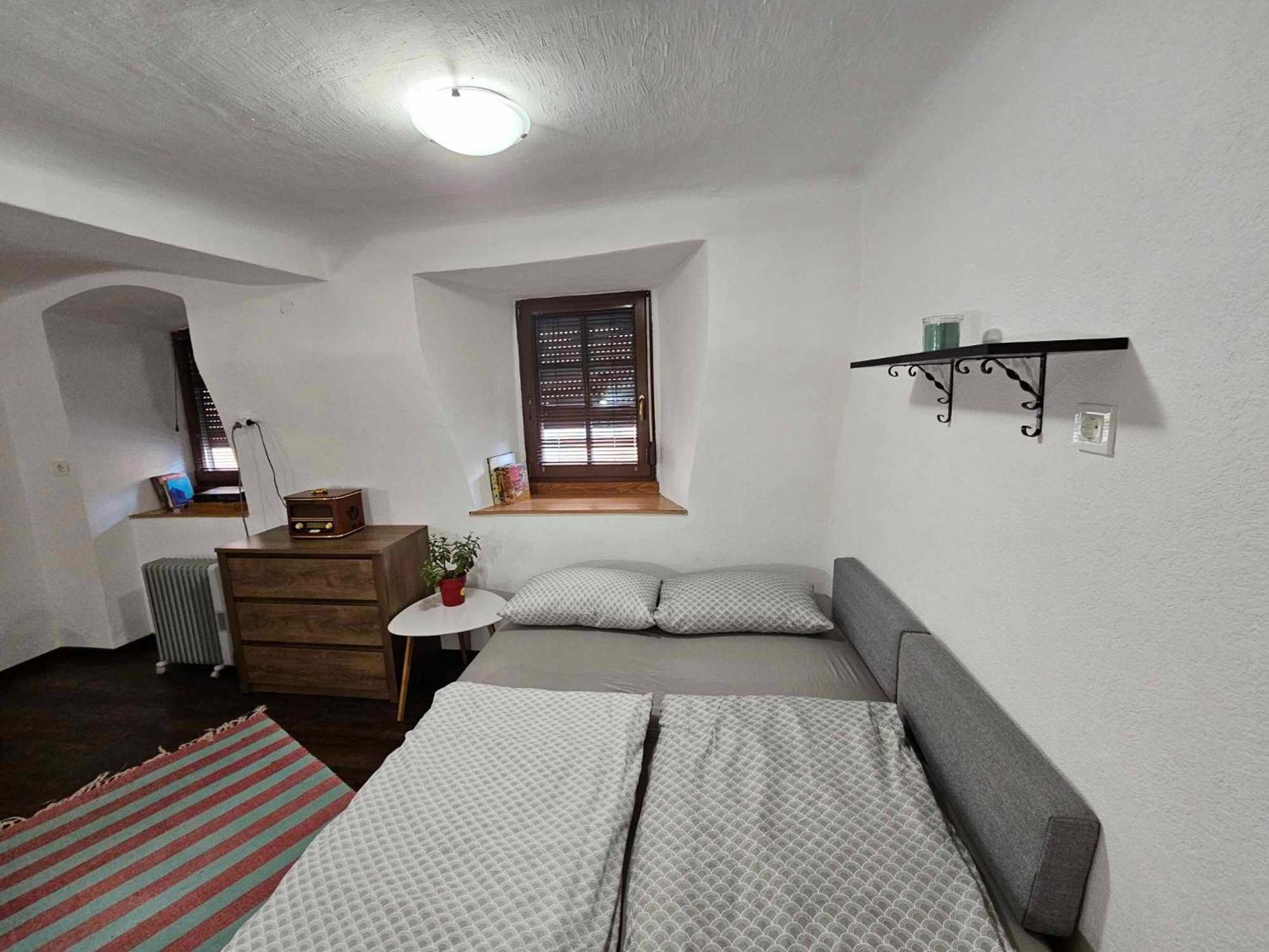 Apartment Slavija Шкофья-Лока Экстерьер фото