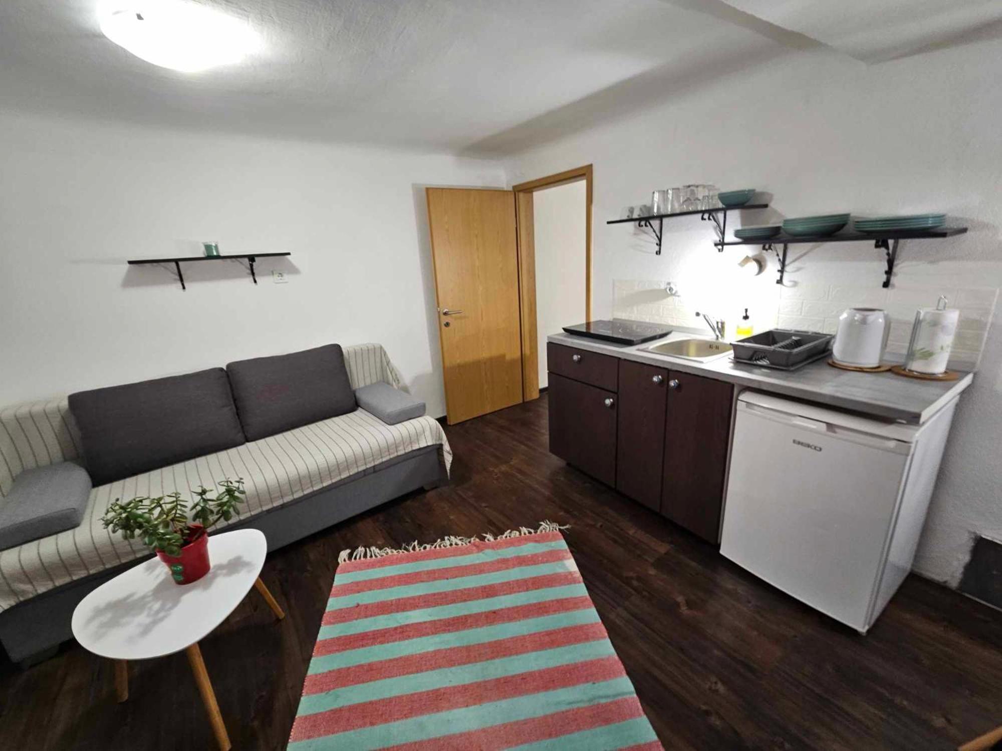 Apartment Slavija Шкофья-Лока Экстерьер фото