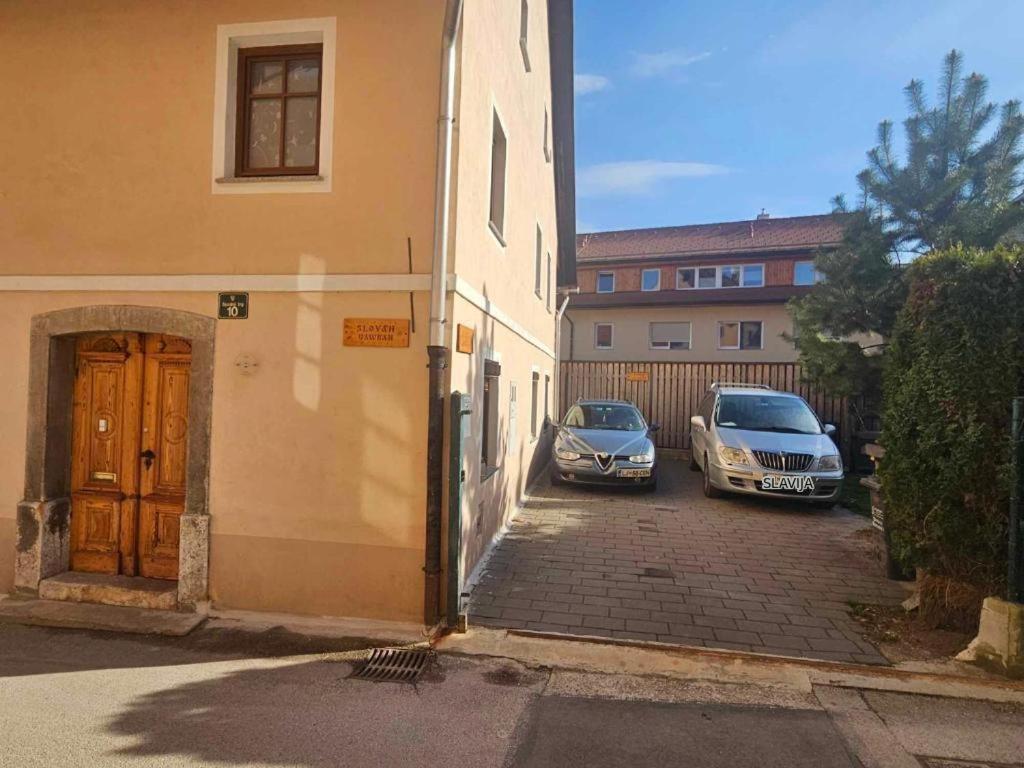 Apartment Slavija Шкофья-Лока Экстерьер фото